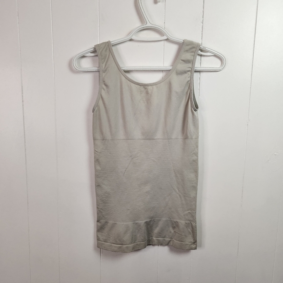 Yummie Heather Thompson Gray Shaping Tank Top Shapewear size Medium Large - Picture 2 of 4